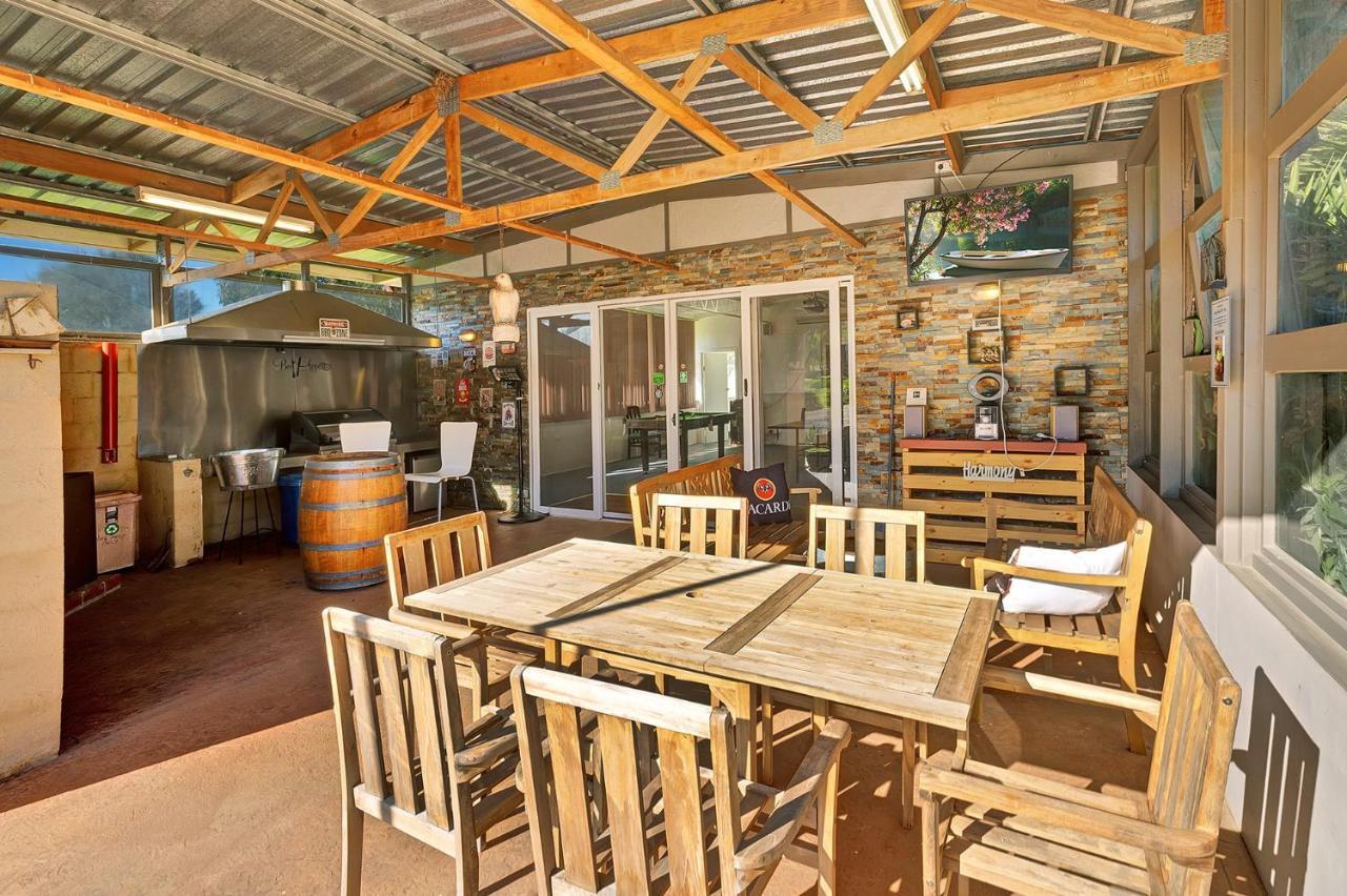 Harmony At Tower Hill Apartment Koroit Luaran gambar